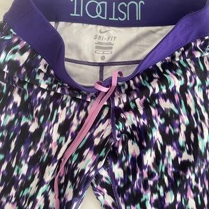 💫 In good, gently used condition with no rips, stains, tears or pilling.